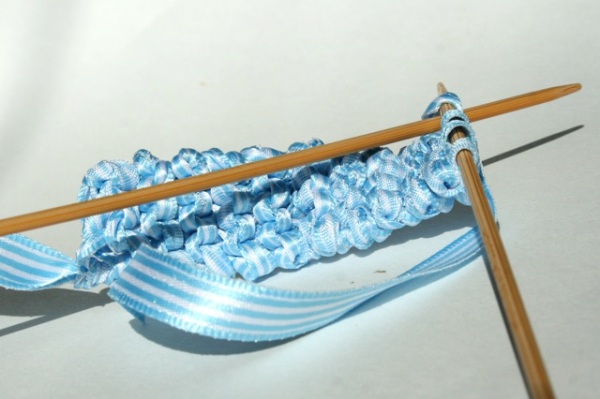 knitted wedding garter in progress