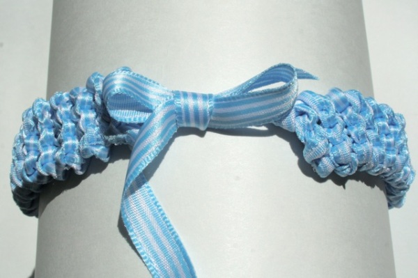 knitting wedding garter - front view